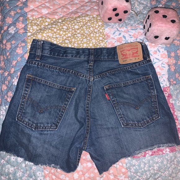VINTAGE LEVIS JEAN SHORTS ✨✨size 28 perfect condition! - Picture 2 of 4